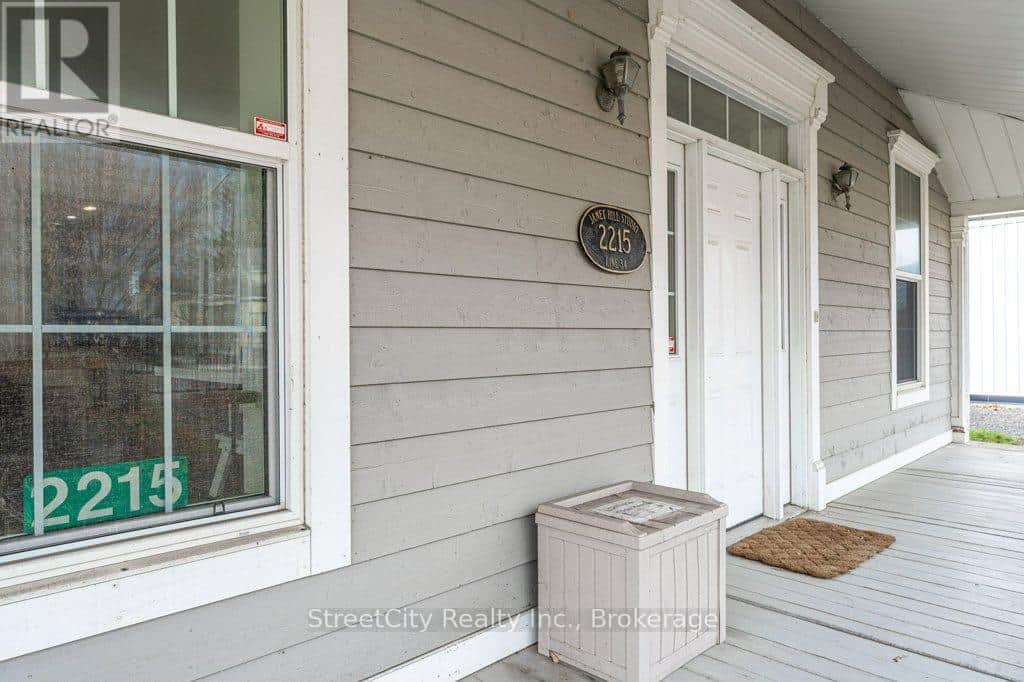 2215 34 LINE - Photo 4 of 37, Perth East (Shakespeare), Ontario