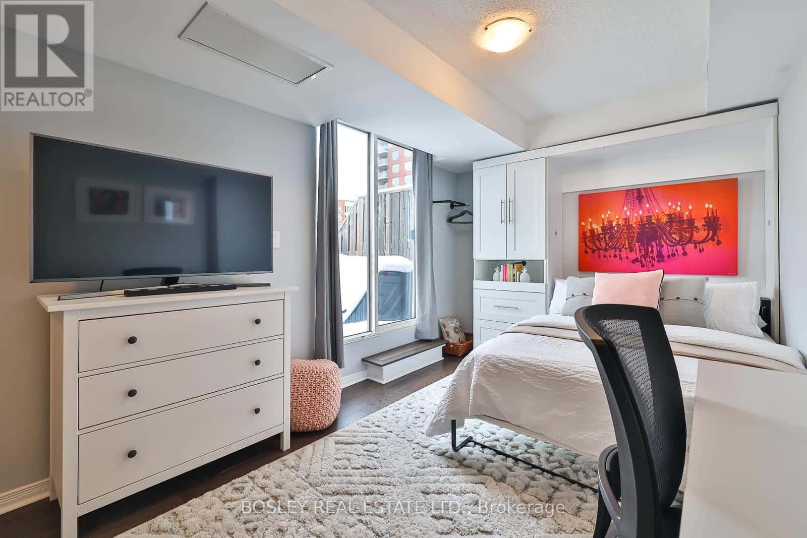 213 - 1 RUTTAN STREET — Toronto (Dufferin Grove), Ontario - Photo 4 of 33