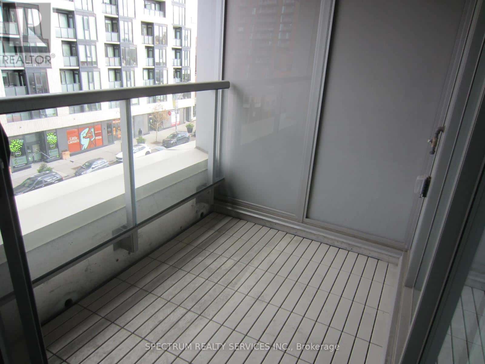 402 - 835 ST. CLAIR AVENUE W — Toronto (Wychwood), Ontario - Photo 5 of 31