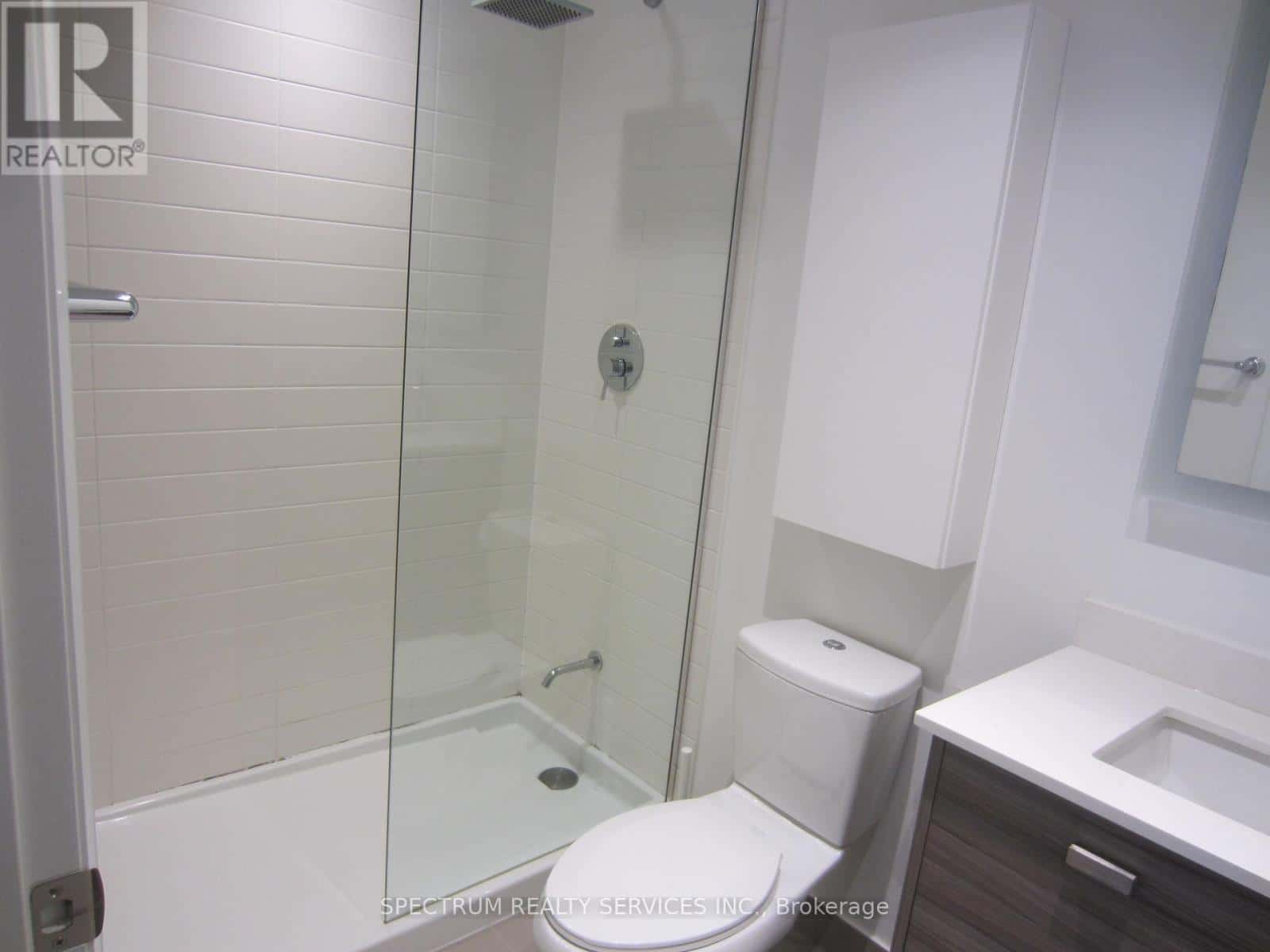 402 - 835 ST. CLAIR AVENUE W — Toronto (Wychwood), Ontario - Photo 3 of 31