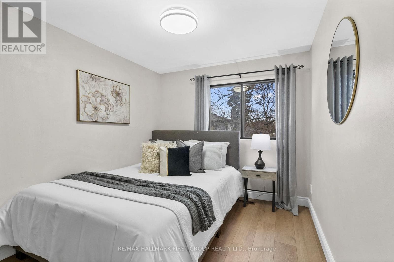 7 - 350 CAMELOT COURT — Oshawa (Eastdale), Ontario - Main photo