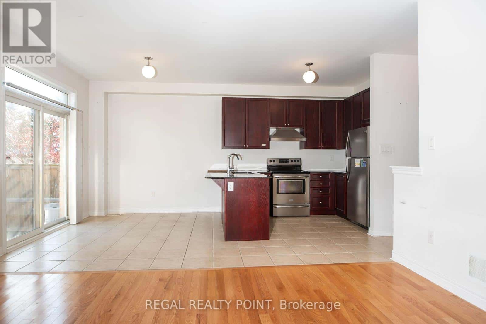 69 MARIA ROAD — Markham (Wismer), Ontario - Photo 5 of 11