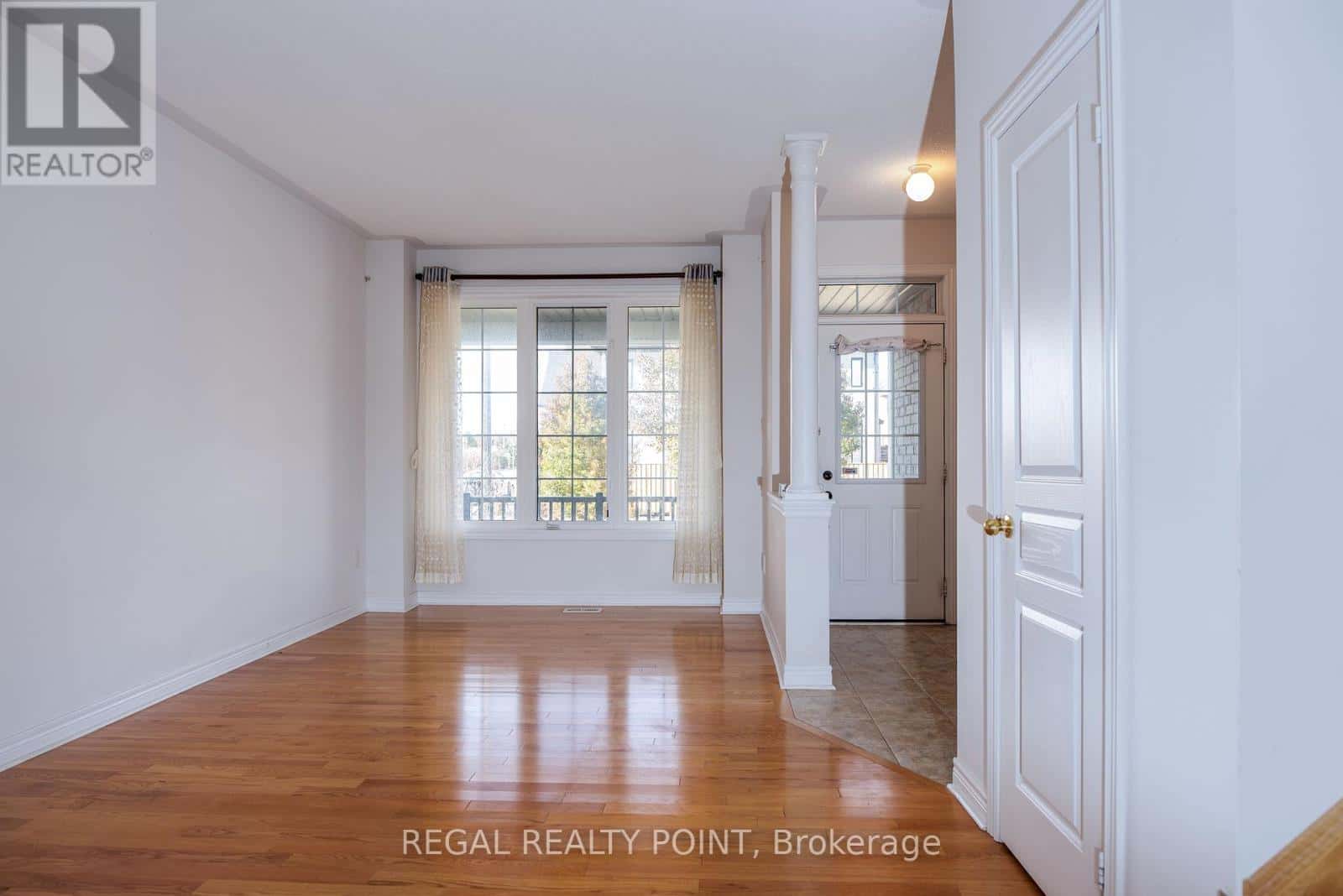 69 MARIA ROAD — Markham (Wismer), Ontario - Photo 2 of 11