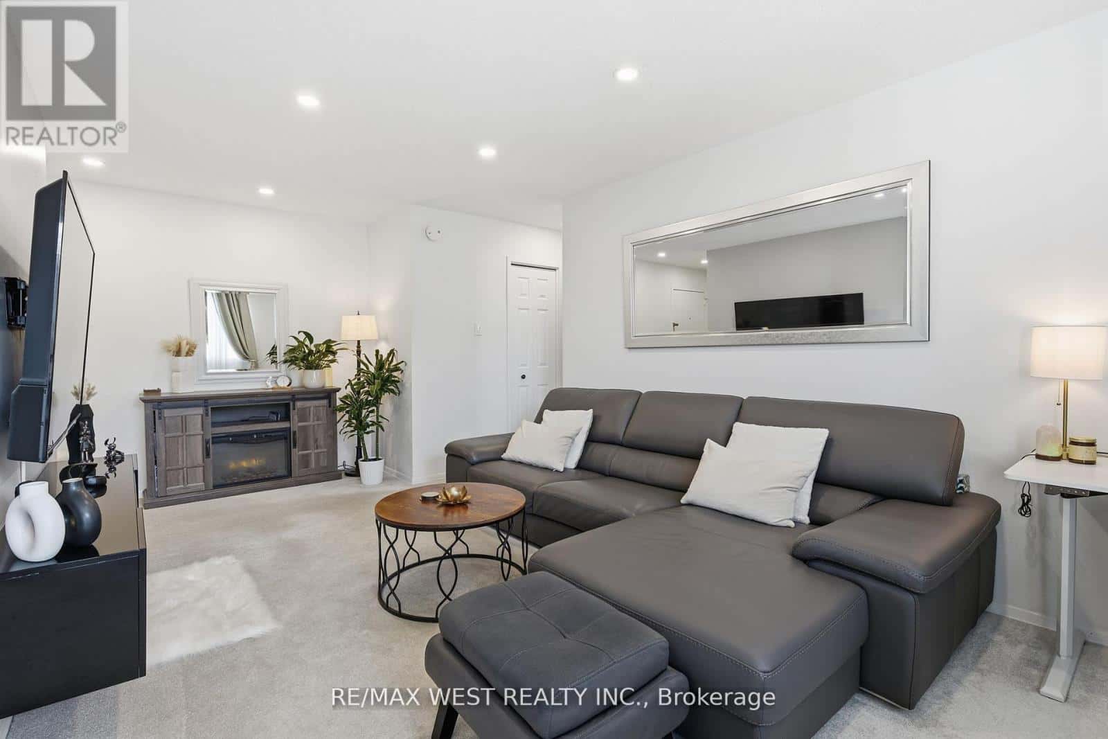 309 - 2485 WOKING CRESCENT — Mississauga (Sheridan), Ontario - Photo 3 of 20