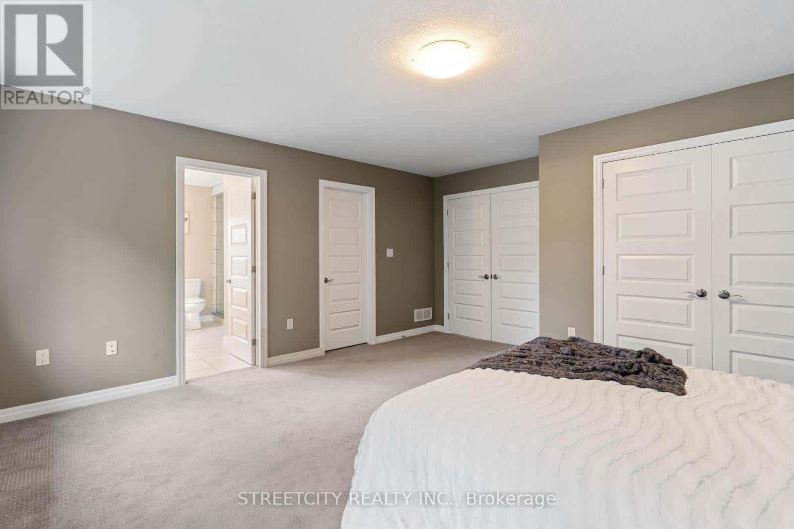 1287 HOWLETT CIRCLE — London North (North C), Ontario - Photo 2 of 43