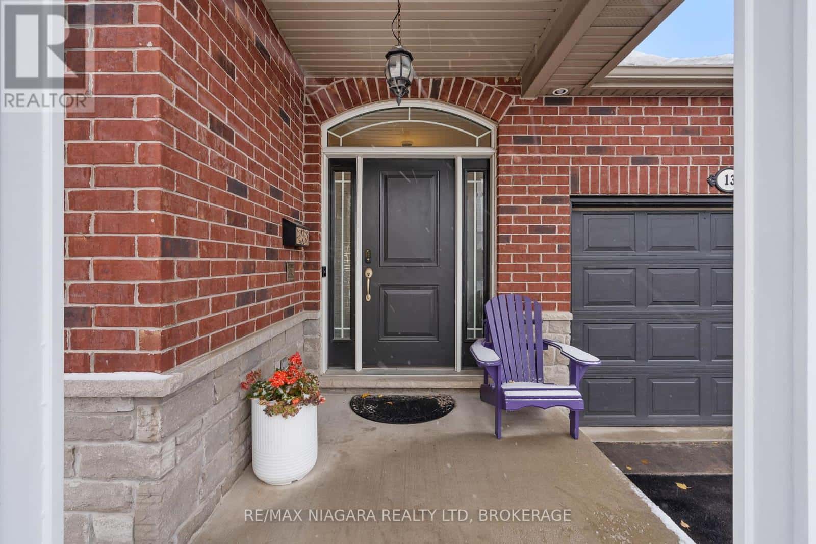 13 CORBIN STREET — St. Catharines (Oakdale), Ontario - Photo 4 of 94