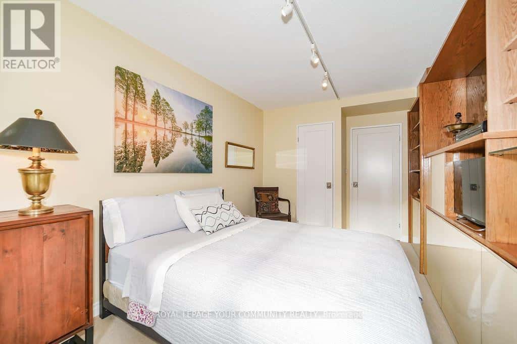 703 - 260 HEATH STREET W — Toronto (Forest Hill South), Ontario - Photo 5 of 32