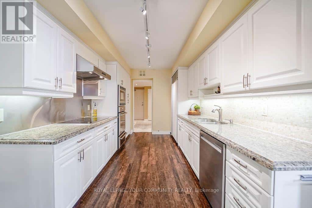 703 - 260 HEATH STREET W — Toronto (Forest Hill South), Ontario - Photo 3 of 32