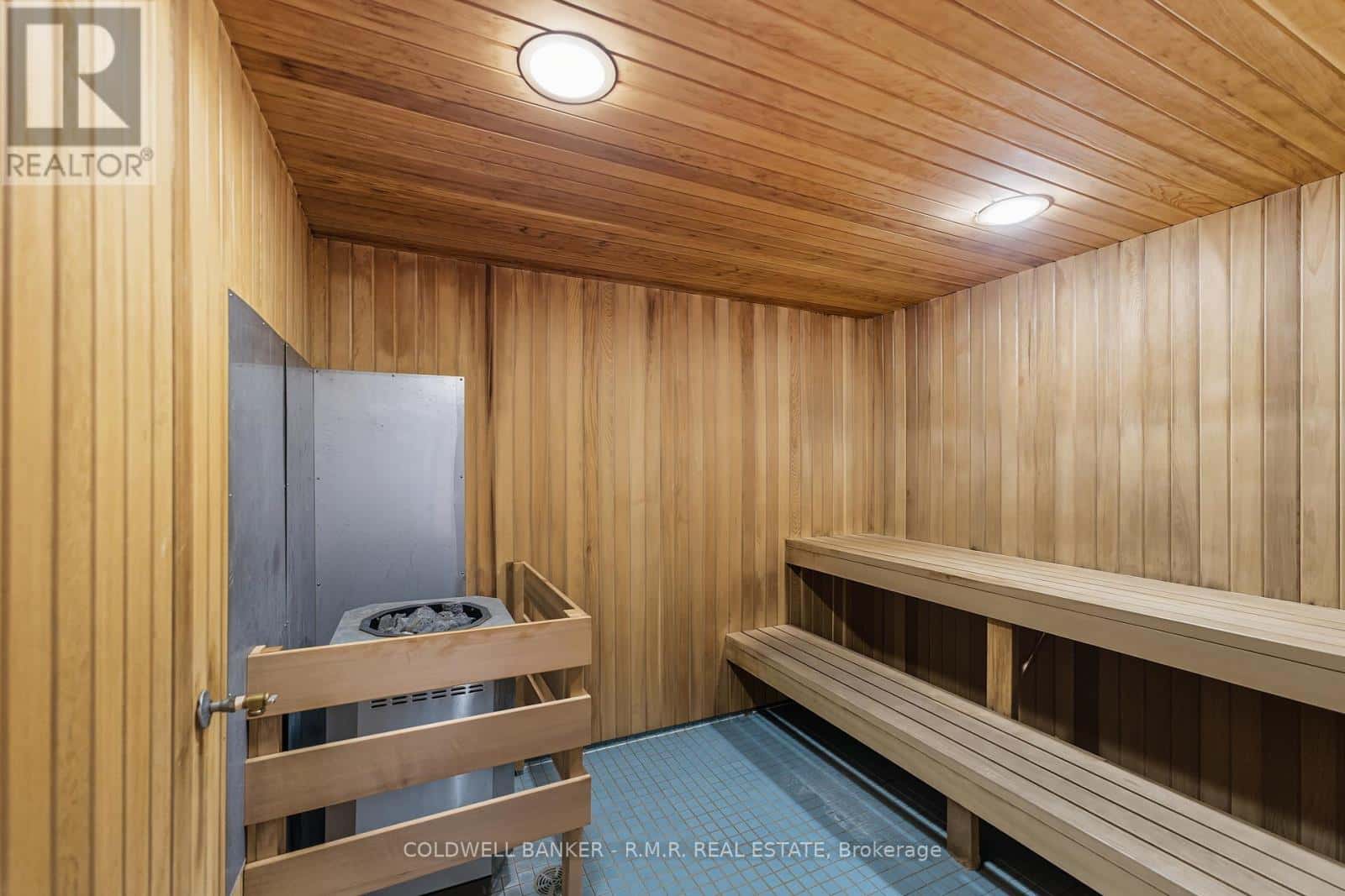 517 - 340 WATSON STREET W — Whitby (Port Whitby), Ontario - Photo 3 of 44