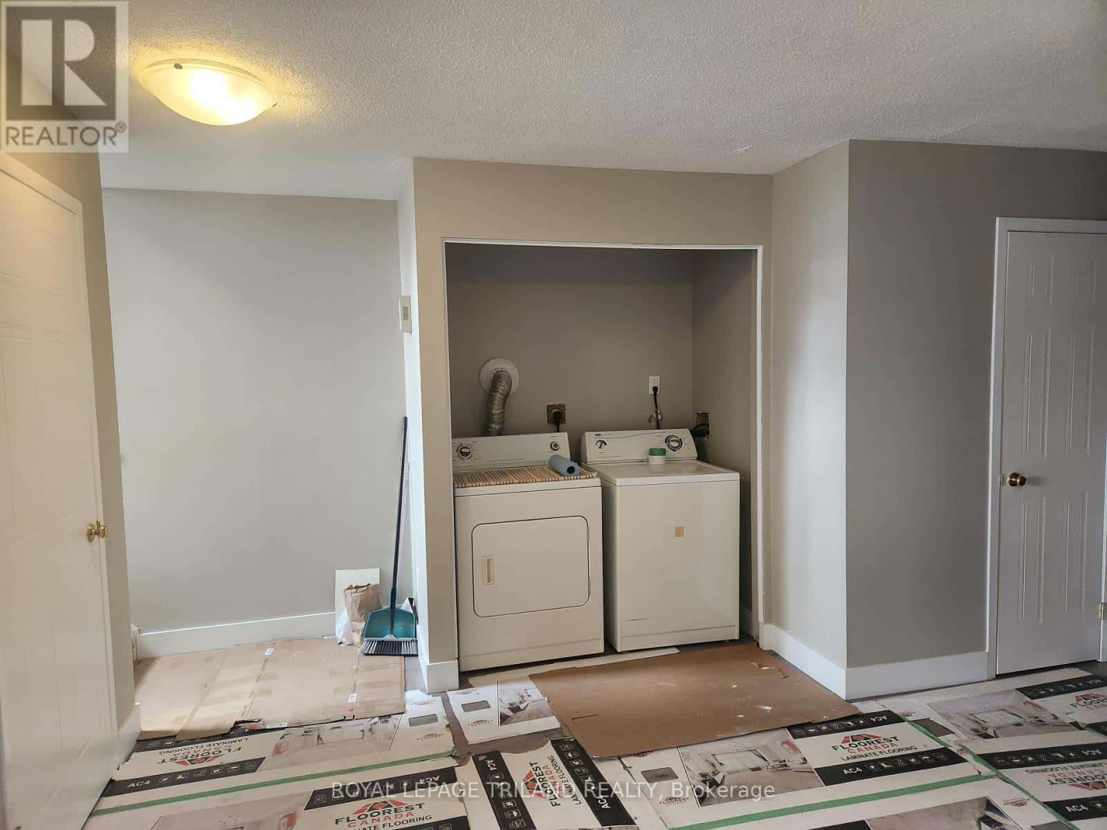 1 - 730 WALKER STREET — London East (East L), Ontario - Photo 3 of 11