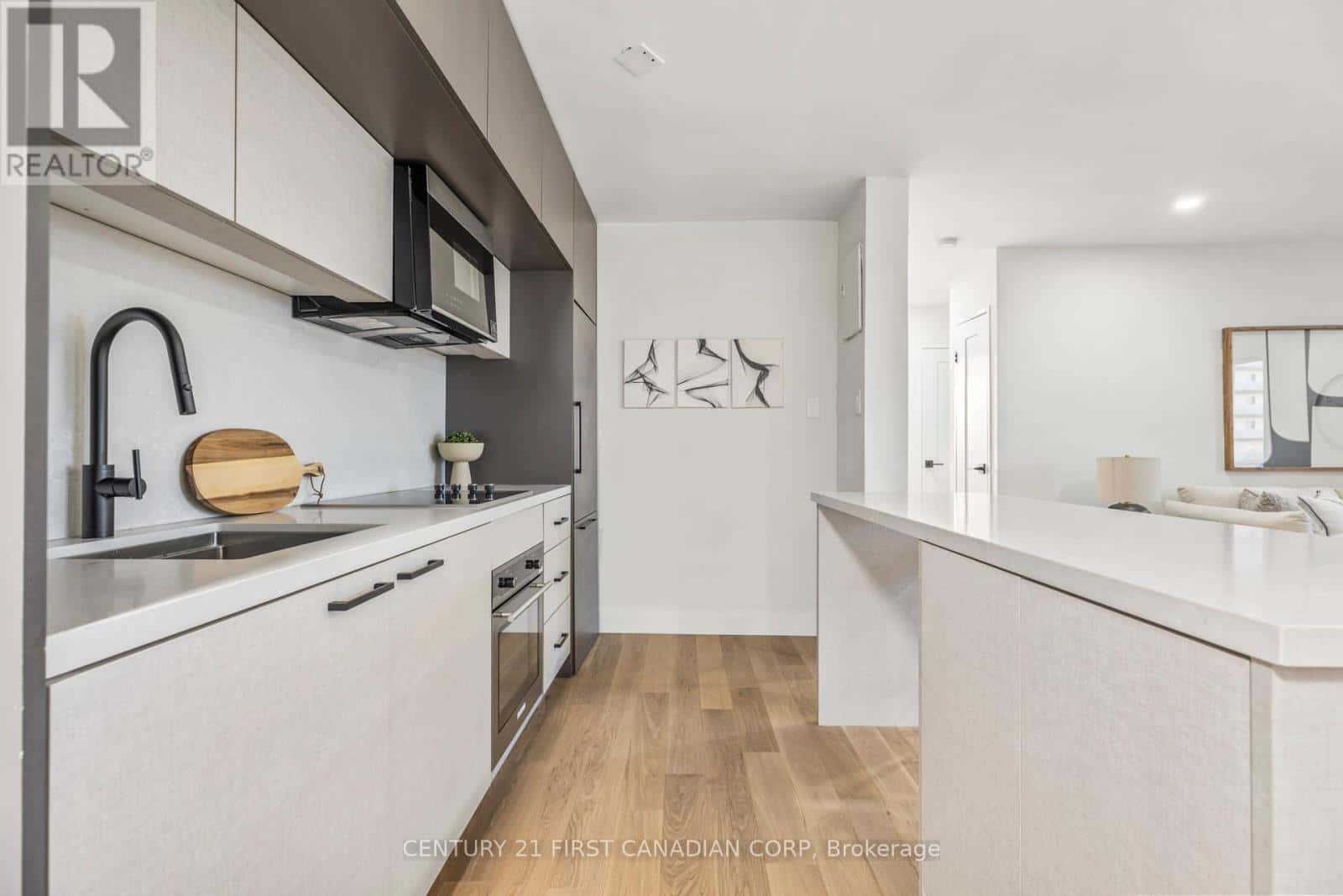 702 - 563 MORNINGTON AVENUE — London East (East G), Ontario - Photo 5 of 13