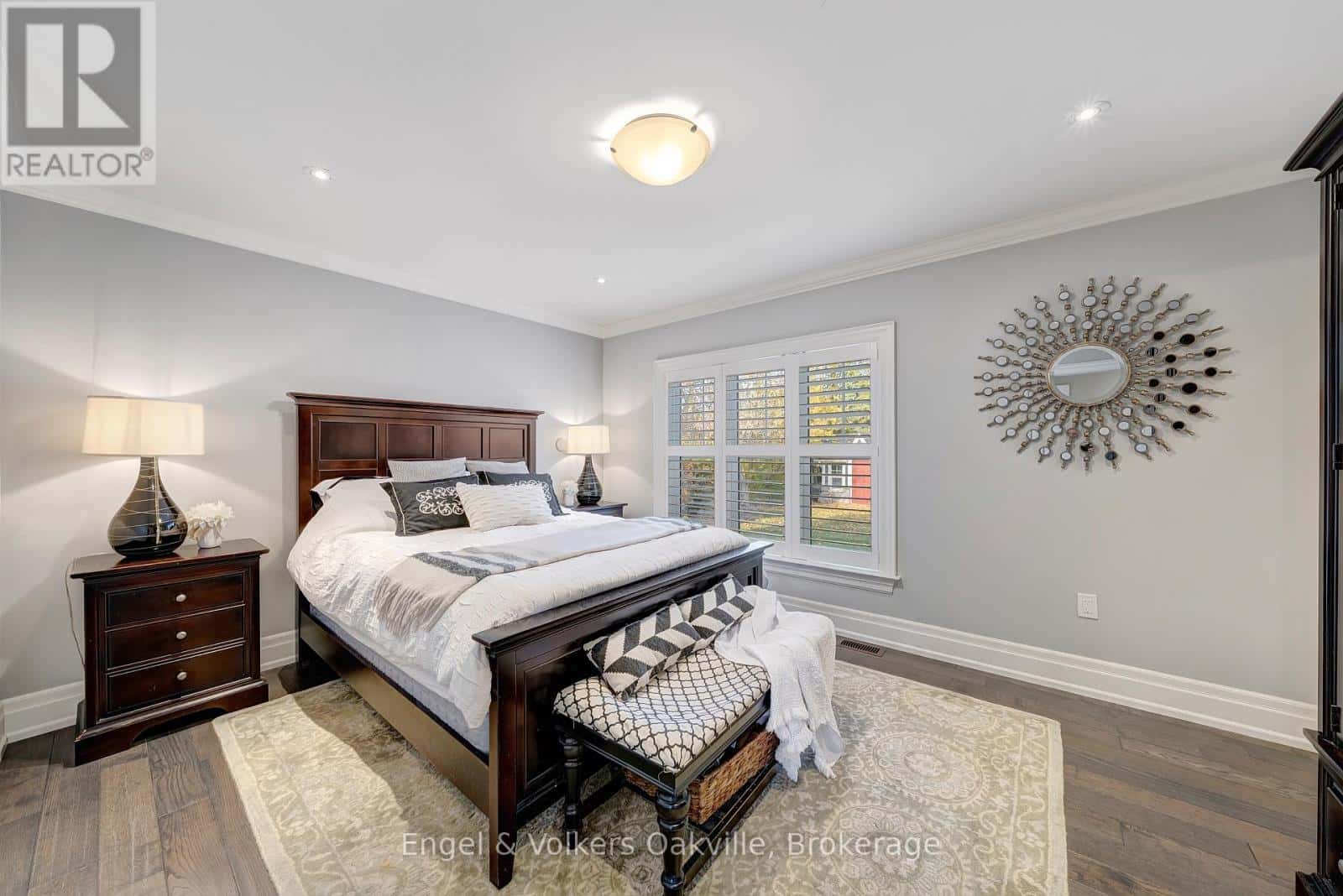 1378 LANGDALE CRESCENT — Oakville (FA Falgarwood), Ontario - Photo 4 of 40