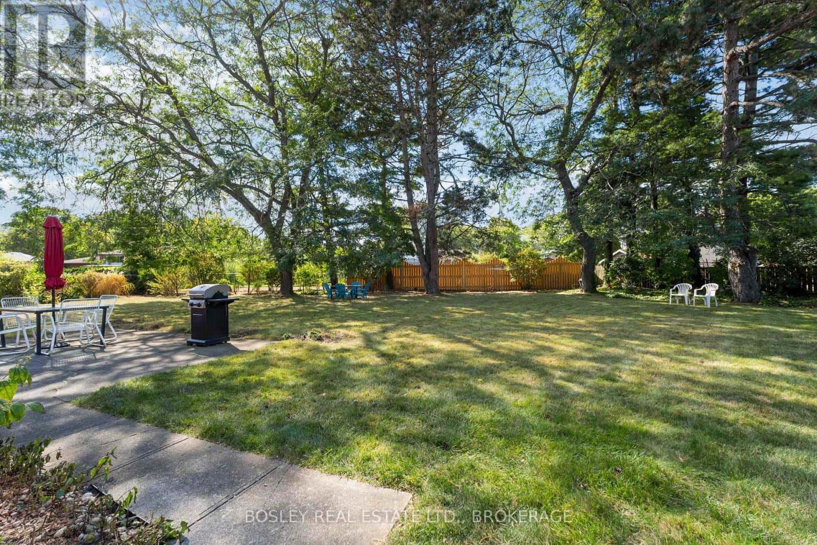 27 MEADOWLARK CRESCENT — St. Catharines (Lakeshore), Ontario - Photo 3 of 41