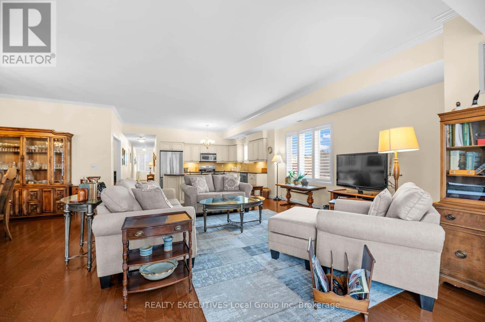 533 LAKESHORE Drive 404