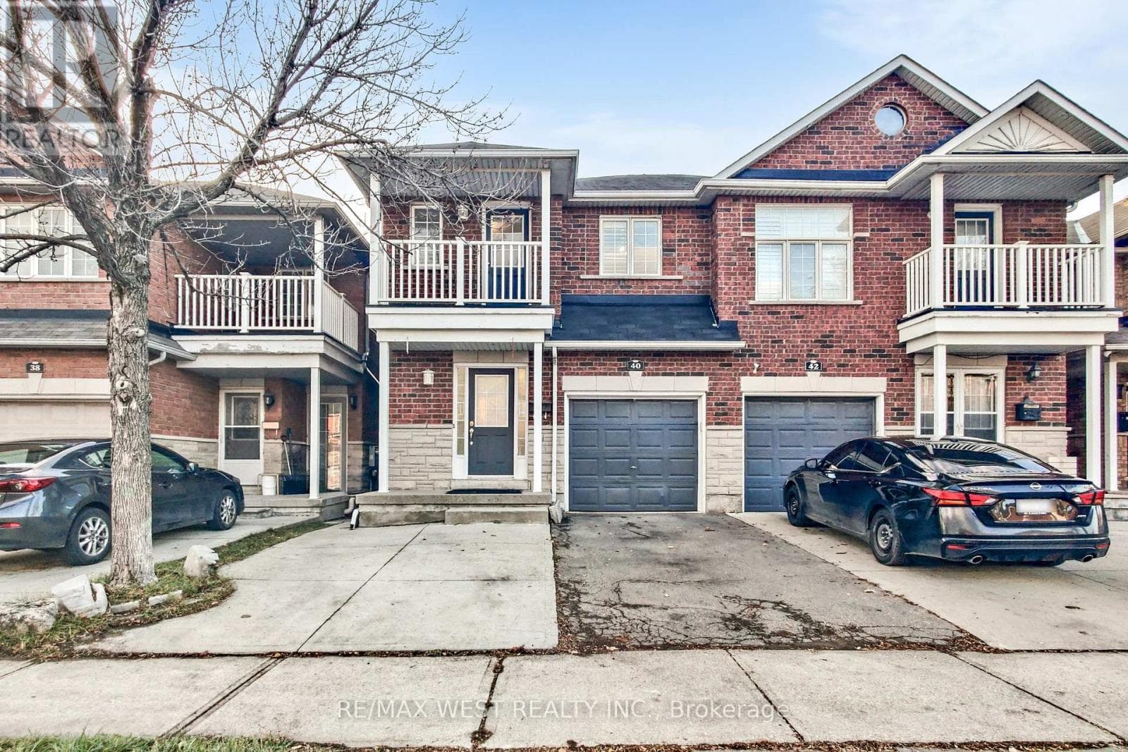 40 SAN GABRIELE AVENUE — Toronto (Humber Summit), Ontario - Main photo
