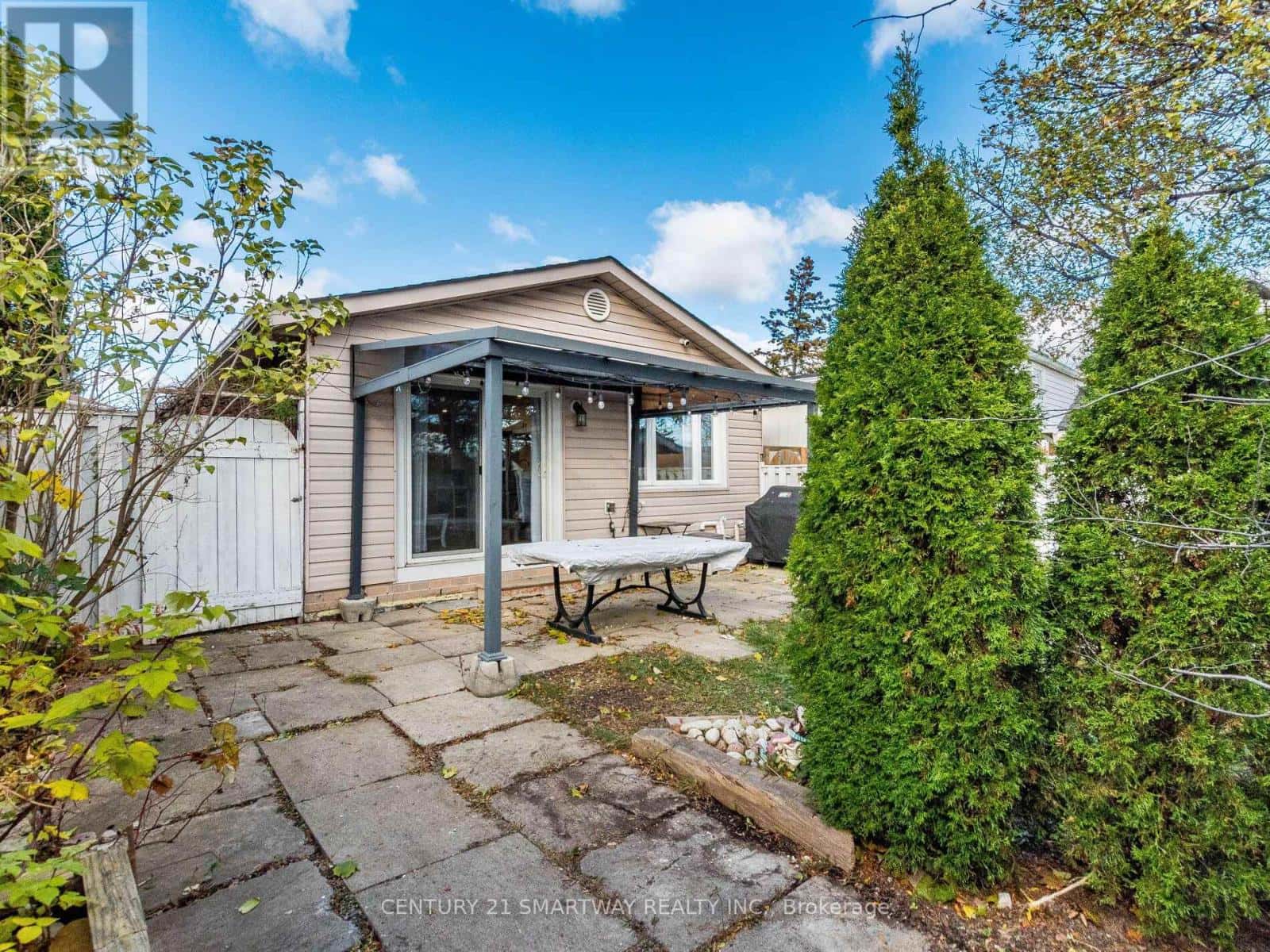 15 HURONIA COURT S — Brampton (Central Park), Ontario - Photo 4 of 40