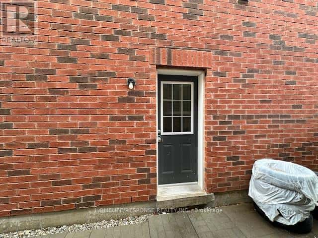 LOWER - 1 DINOSAUR STREET — Brampton (Toronto Gore Rural Estate), Ontario - Photo 3 of 8