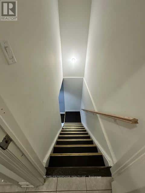 LOWER - 1 DINOSAUR STREET — Brampton (Toronto Gore Rural Estate), Ontario - Photo 4 of 8