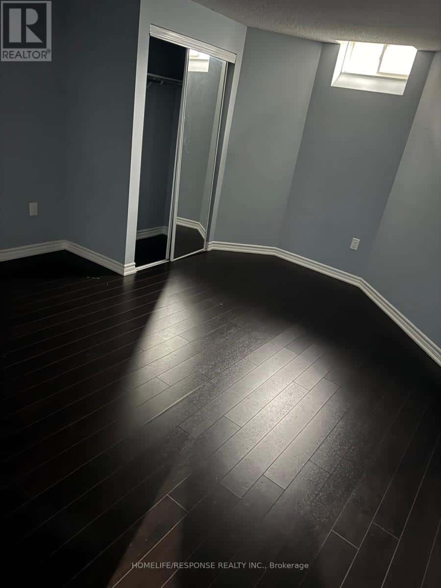 LOWER - 1 DINOSAUR STREET — Brampton (Toronto Gore Rural Estate), Ontario - Photo 5 of 8