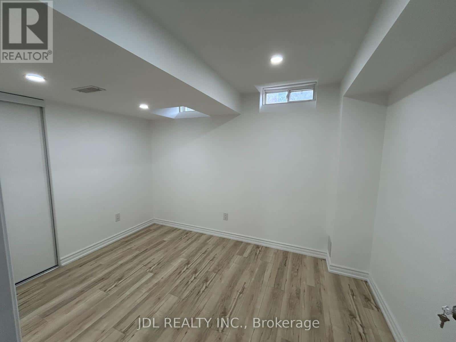 BSMT - 22 BERN STREET — Markham (Wismer), Ontario - Photo 2 of 6