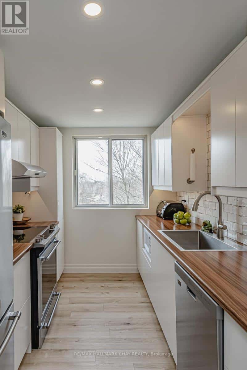 706 - 414 BLAKE STREET — Barrie (Codrington), Ontario - Photo 2 of 47