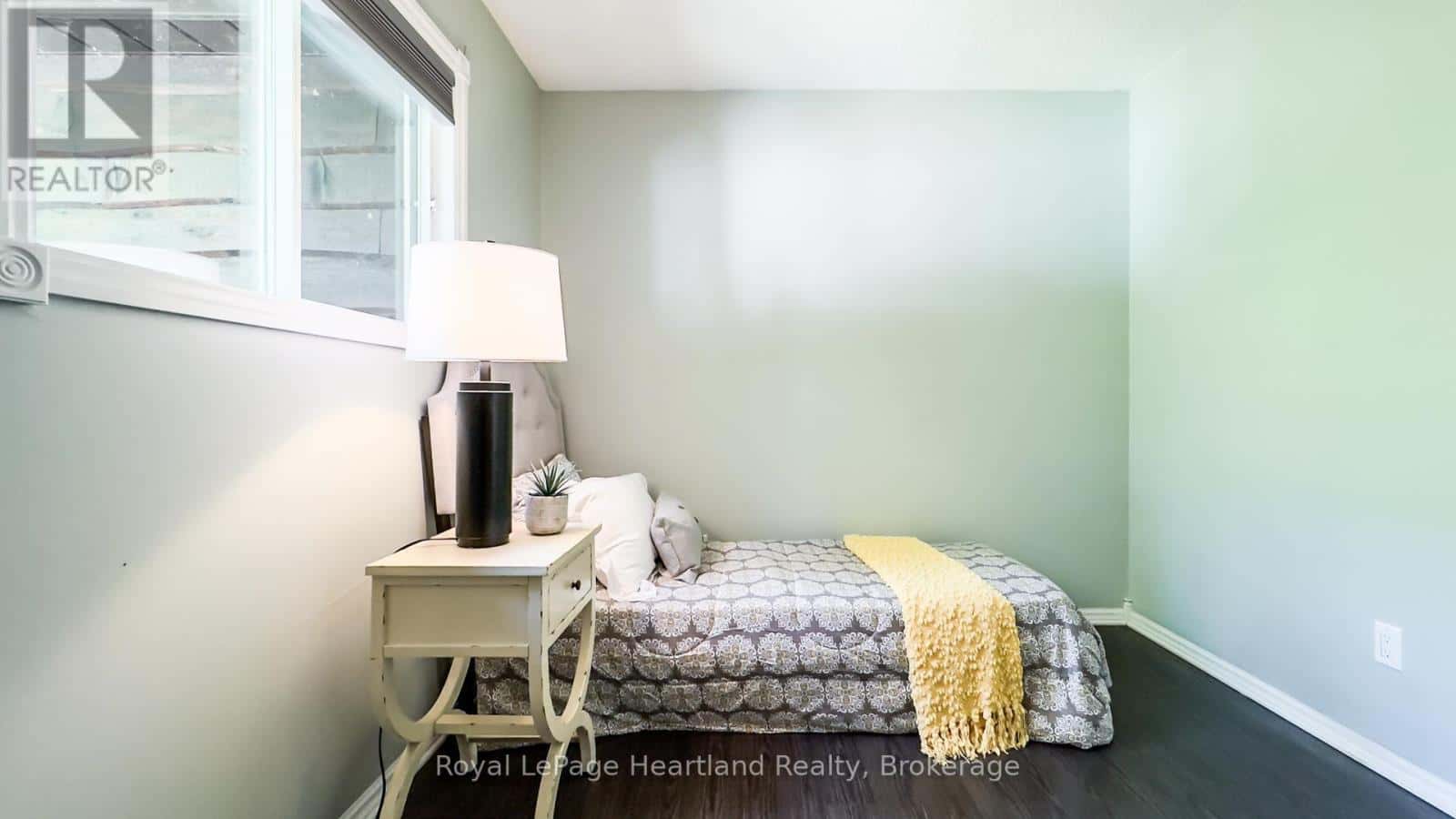 216 SHADYWOOD CRESCENT — Huron-Kinloss, Ontario - Photo 2 of 50