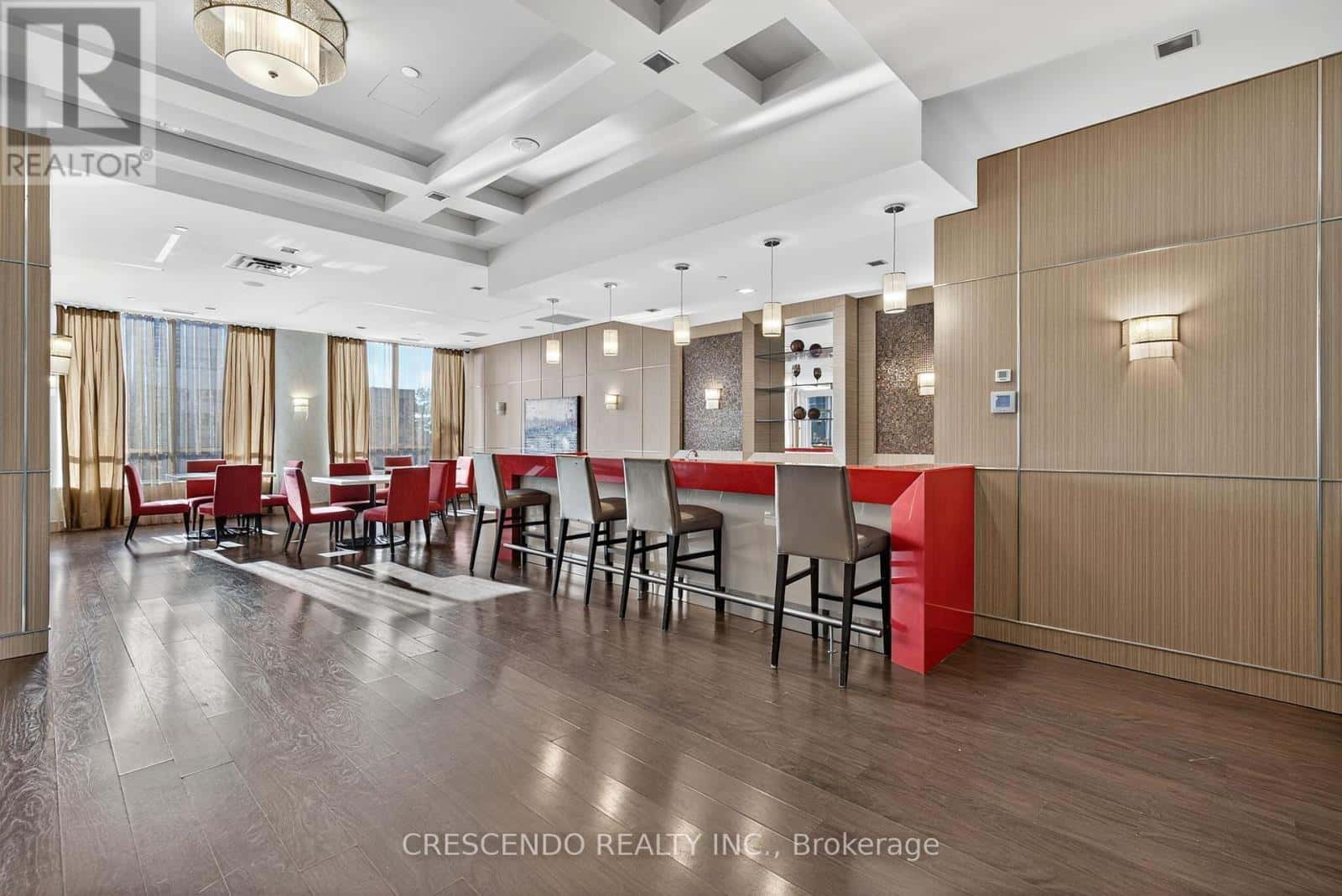 105 - 6 EVA ROAD — Toronto (Etobicoke West Mall), Ontario - Photo 2 of 49