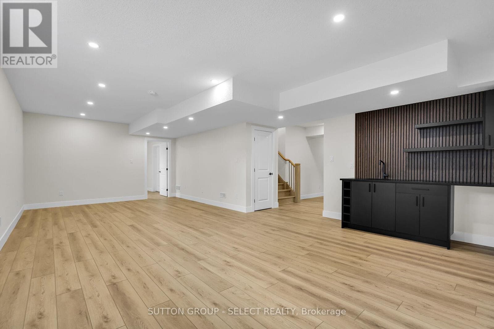 50 ROYAL CRESCENT — Southwold, Ontario - Main photo