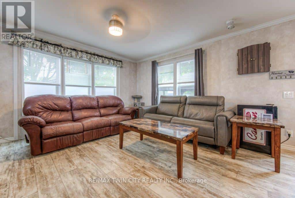 517 - 99 FOURTH CONCESSION ROAD — Brant (Burford), Ontario - Photo 3 of 39