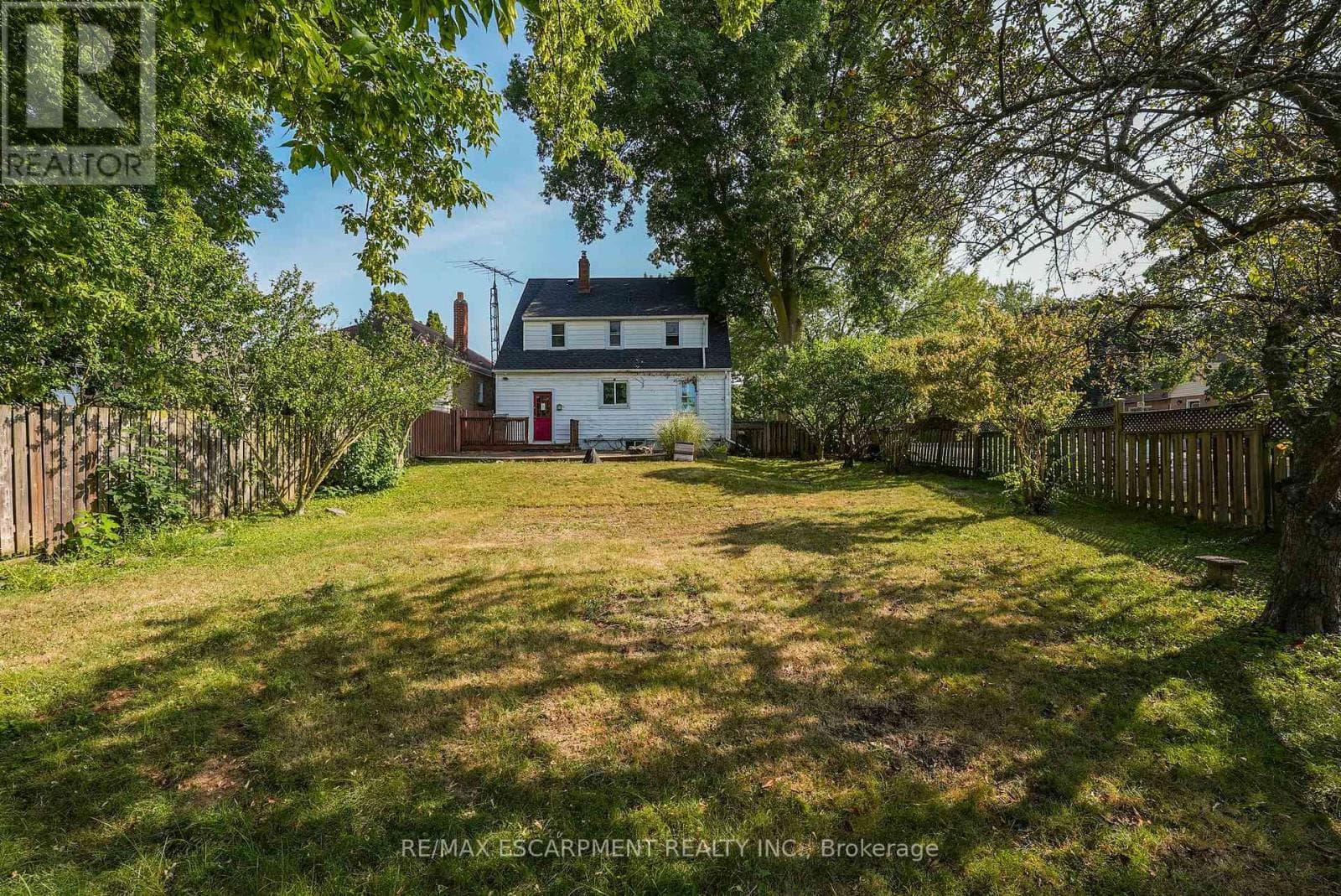 9 ARLINGTON AVENUE — St. Catharines (E. Chester), Ontario - Main photo