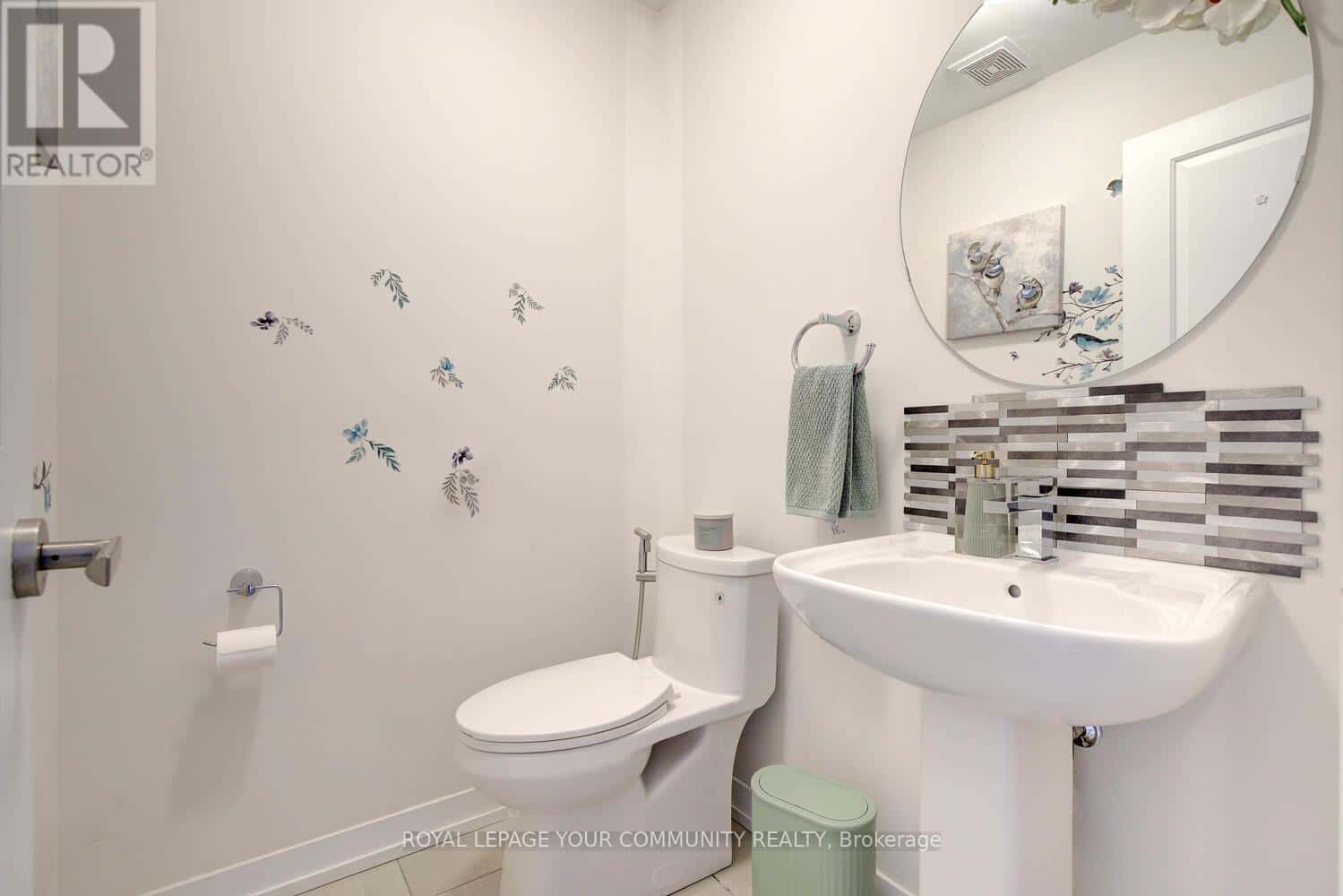 38 TROON AVENUE — Vaughan, Ontario - Photo 2 of 50