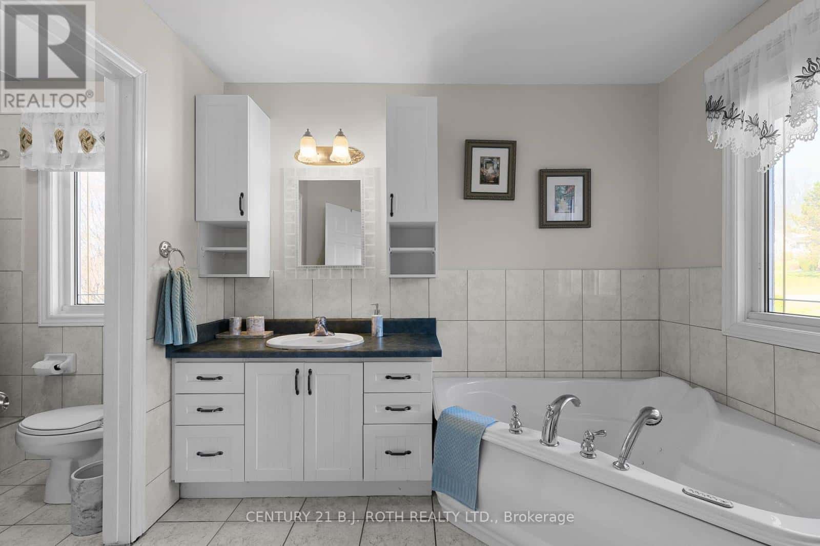 30 TECUMSETH HEIGHTS DRIVE — New Tecumseth, Ontario - Photo 2 of 40