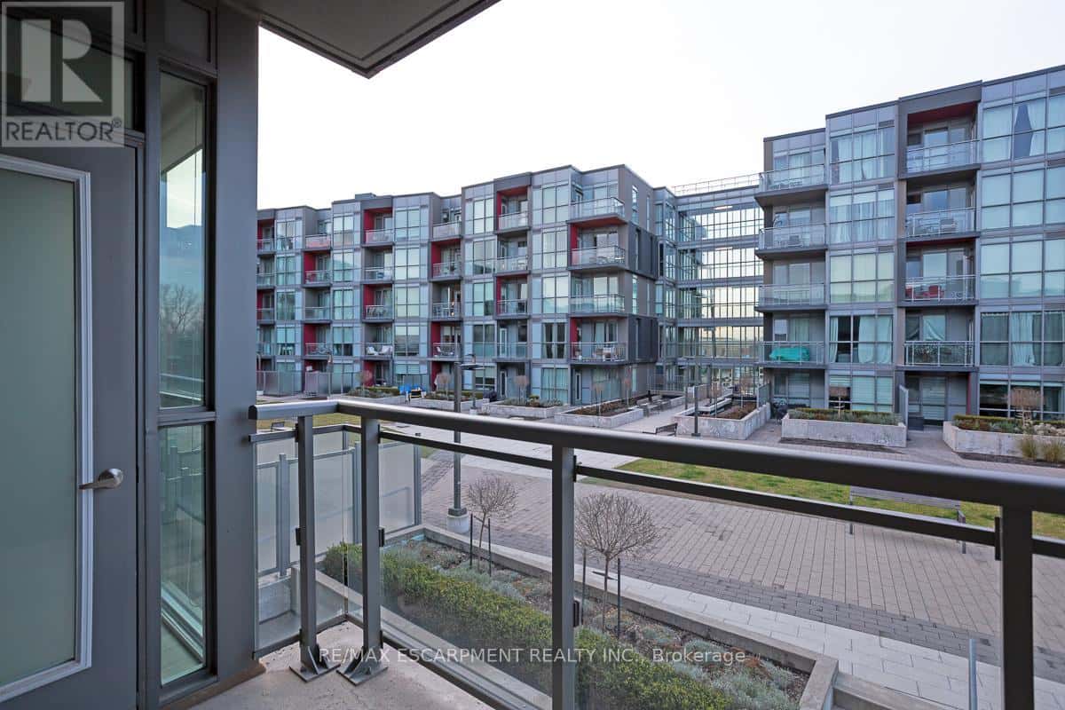 C301 - 5260 DUNDAS STREET — Burlington (Orchard), Ontario - Photo 4 of 34