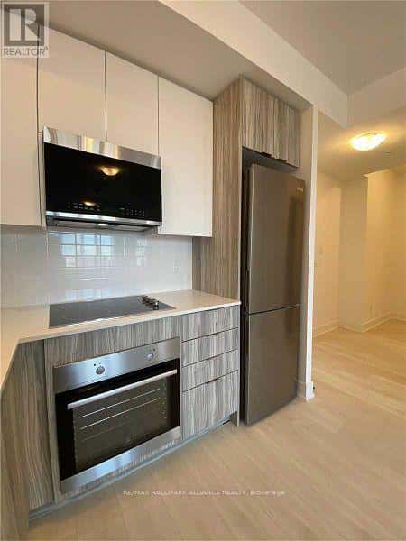 2485 Taunton Road 825