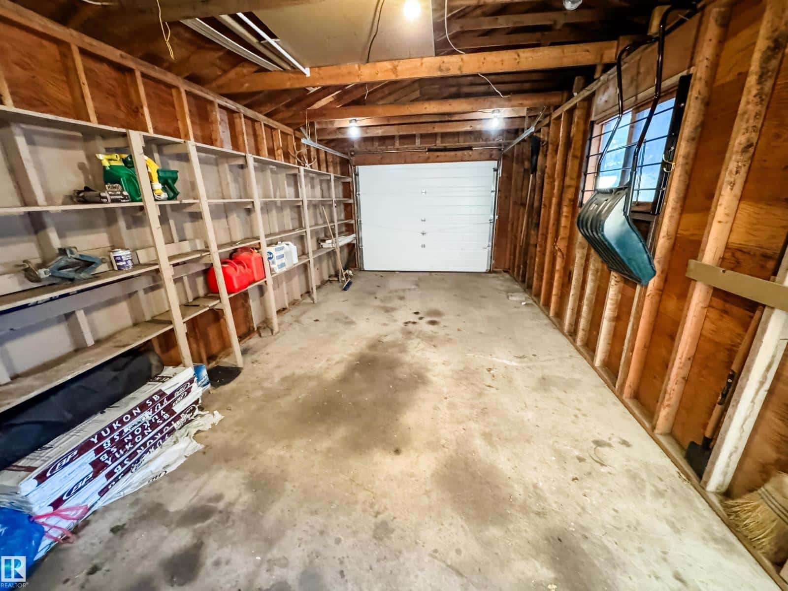 4508 50 AV — Drayton Valley, Alberta - Photo 3 of 26