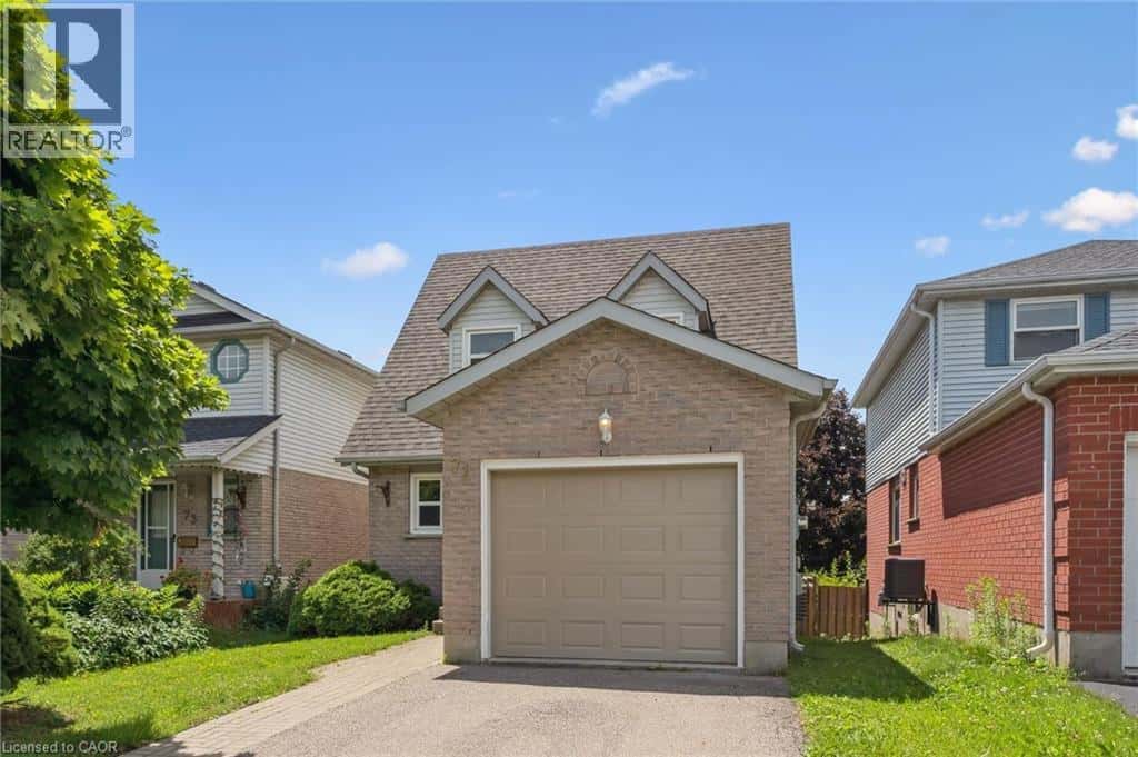 71 MOSS Place — Guelph, Ontario - Photo 3 of 40