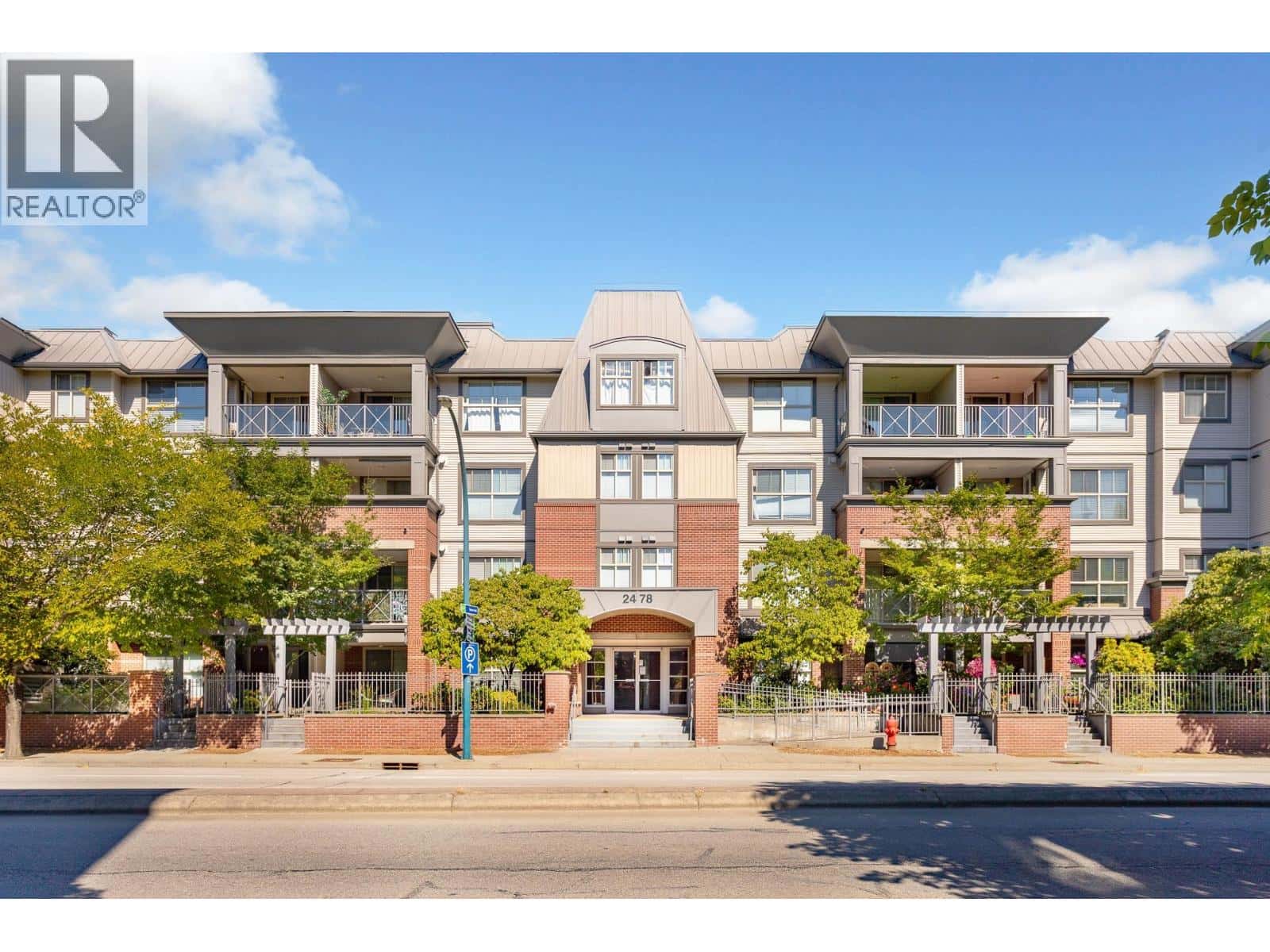 407 2478 SHAUGHNESSY STREET — Port Coquitlam, British Columbia - Photo 2 of 37