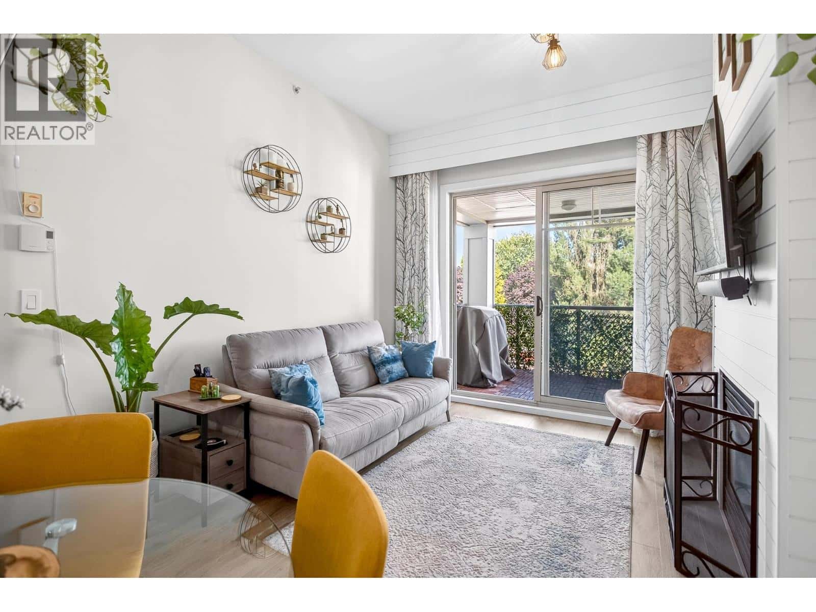 407 2478 SHAUGHNESSY STREET — Port Coquitlam, British Columbia - Photo 5 of 37