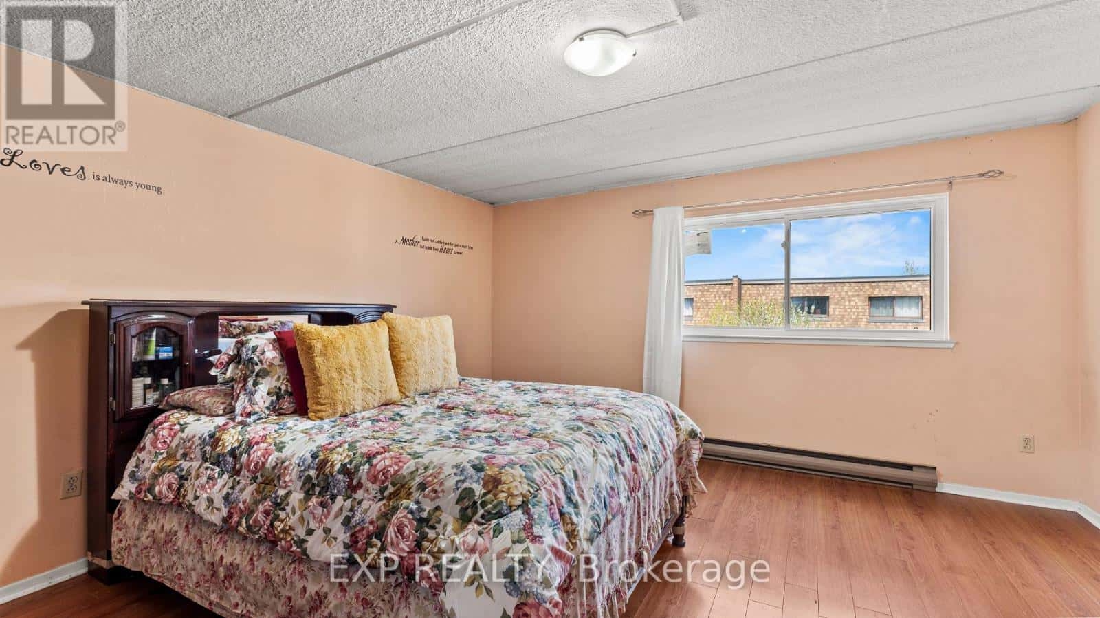 160 - 180 MISSISSAUGA VALLEY BOULEVARD — Mississauga (Mississauga Valleys), Ontario - Photo 4 of 28