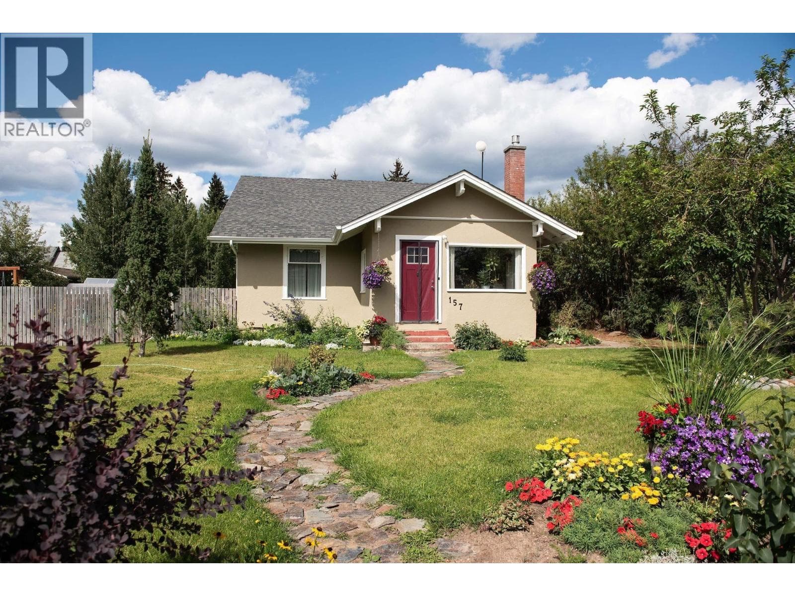 157 W COLUMBIA STREET — Vanderhoof, British Columbia - Main photo