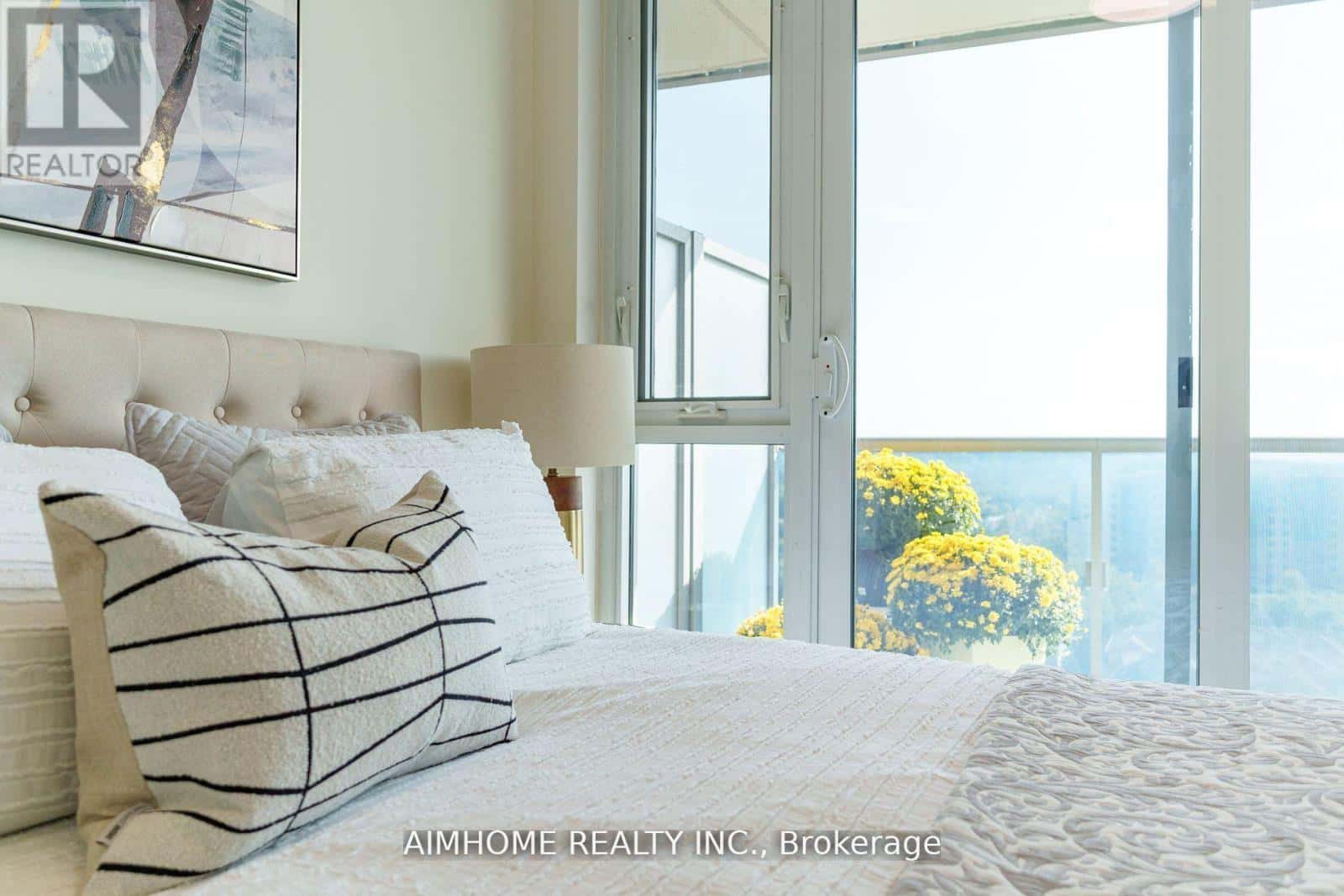 1202 - 9471 YONGE STREET — Richmond Hill (Observatory), Ontario - Photo 3 of 30