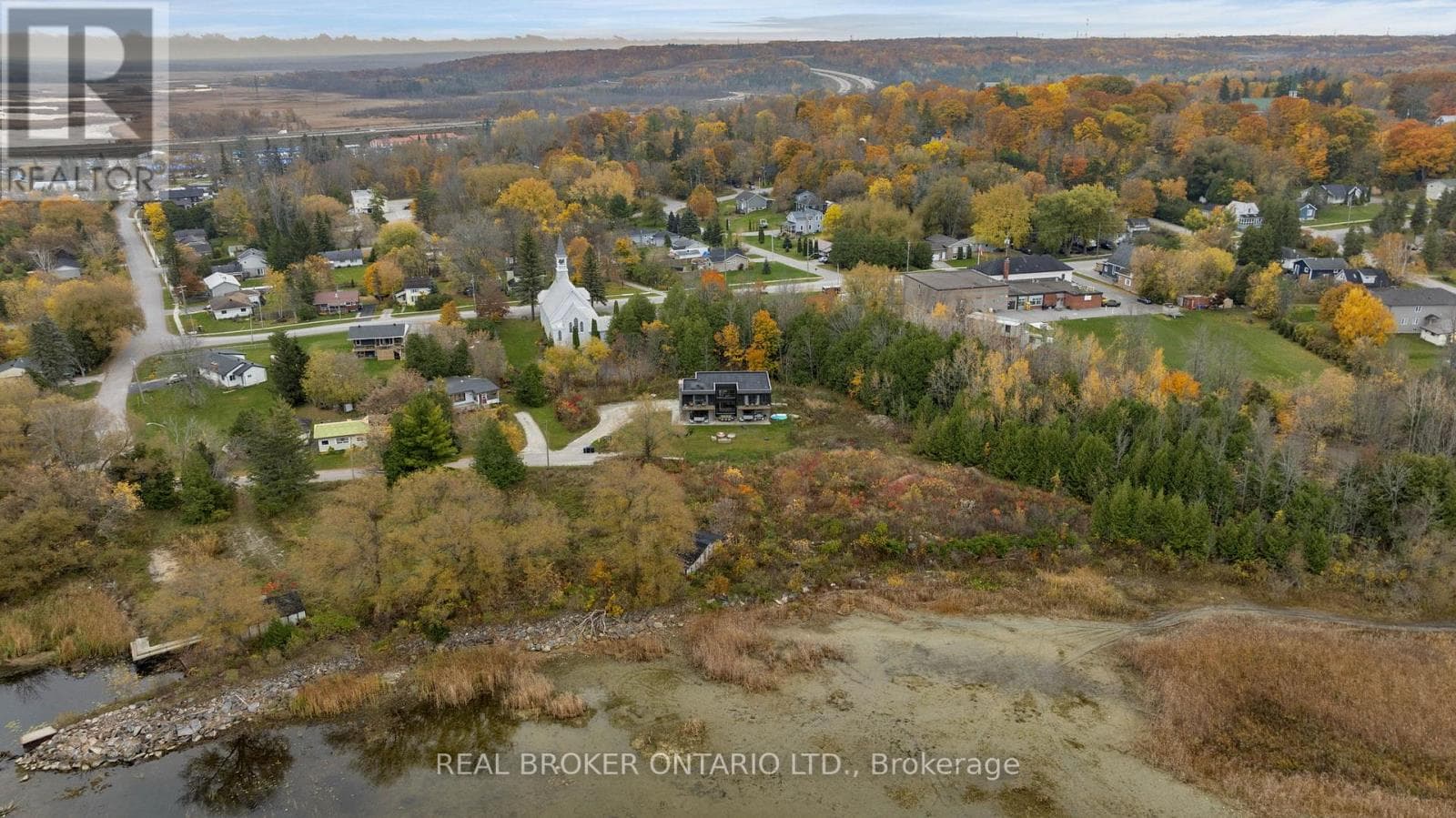 31 HEMLOCK AVENUE — Tay (Waubaushene), Ontario - Main photo