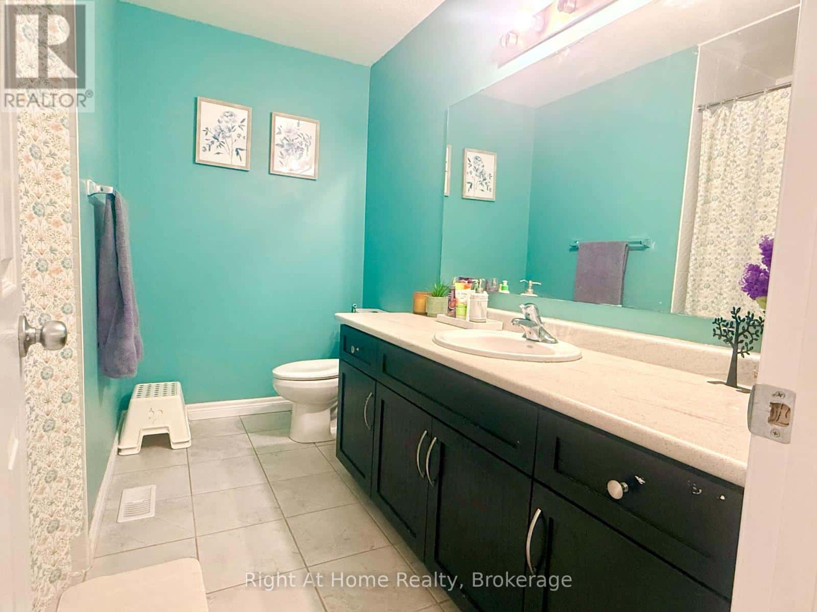 23 MUSSEN STREET — Guelph (Victoria North), Ontario - Photo 3 of 48