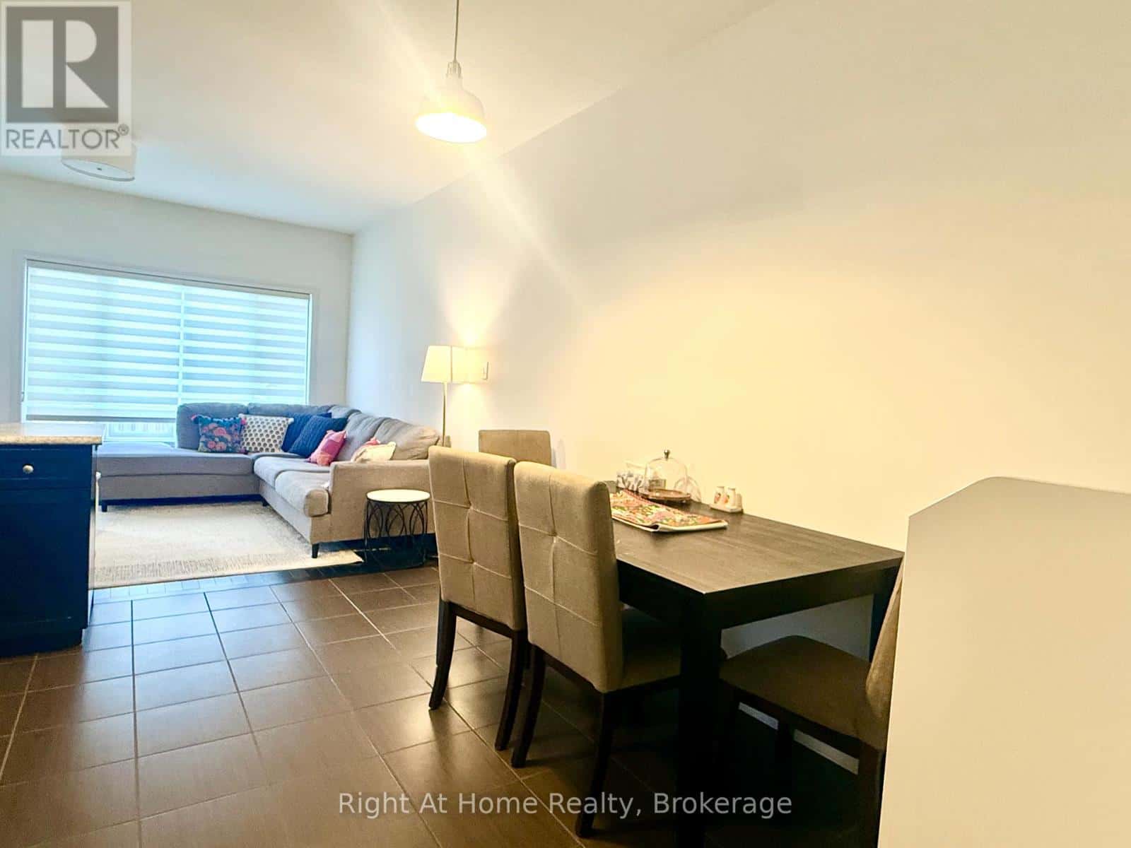 23 MUSSEN STREET — Guelph (Victoria North), Ontario - Photo 5 of 48