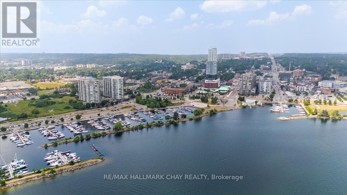 302 - 2 TORONTO STREET — Barrie (City Centre), Ontario - Main photo