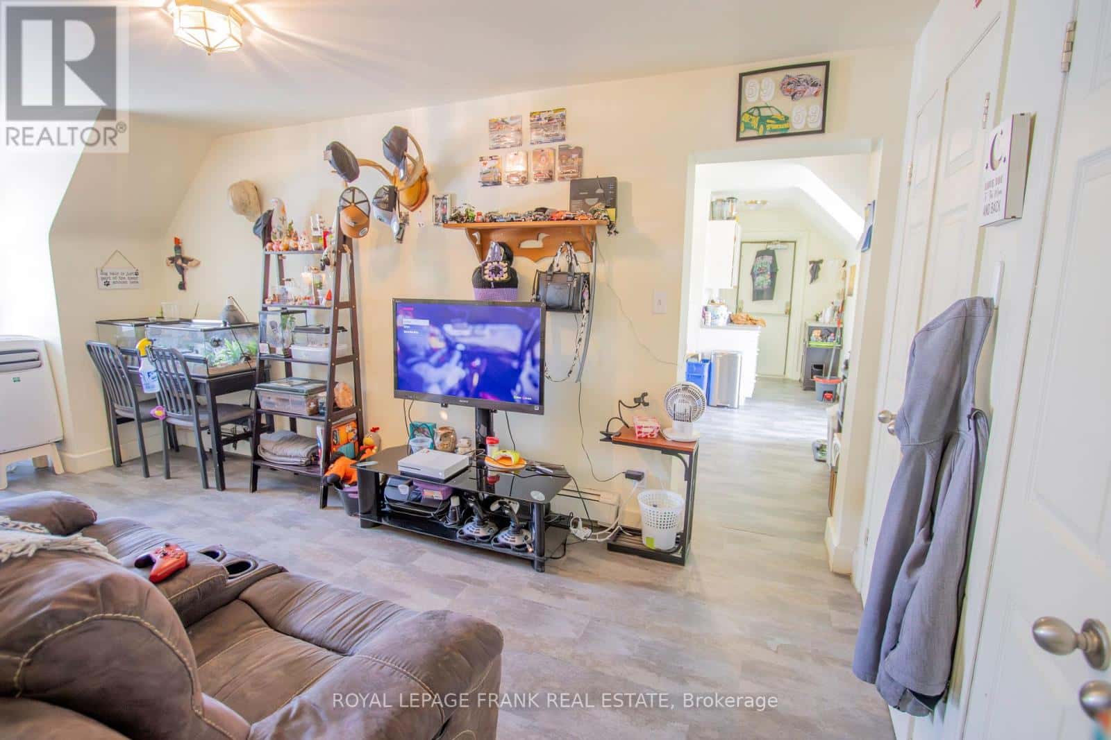 33 FLINT AVENUE — Bancroft (Bancroft Ward), Ontario - Photo 4 of 30