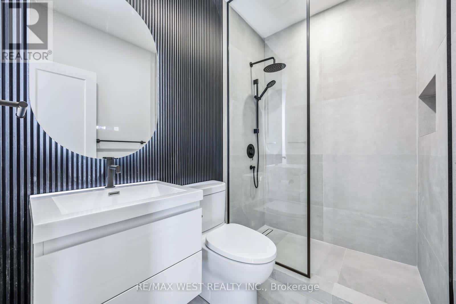 32 HEALE AVENUE — Toronto (Birchcliffe-Cliffside), Ontario - Photo 3 of 38