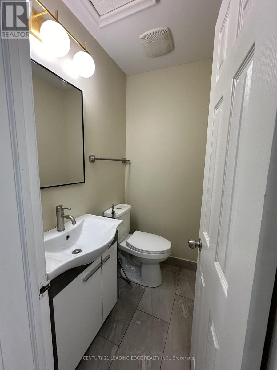 UPPER - 360 GUELPH STREET — Oshawa (Donevan), Ontario - Main photo