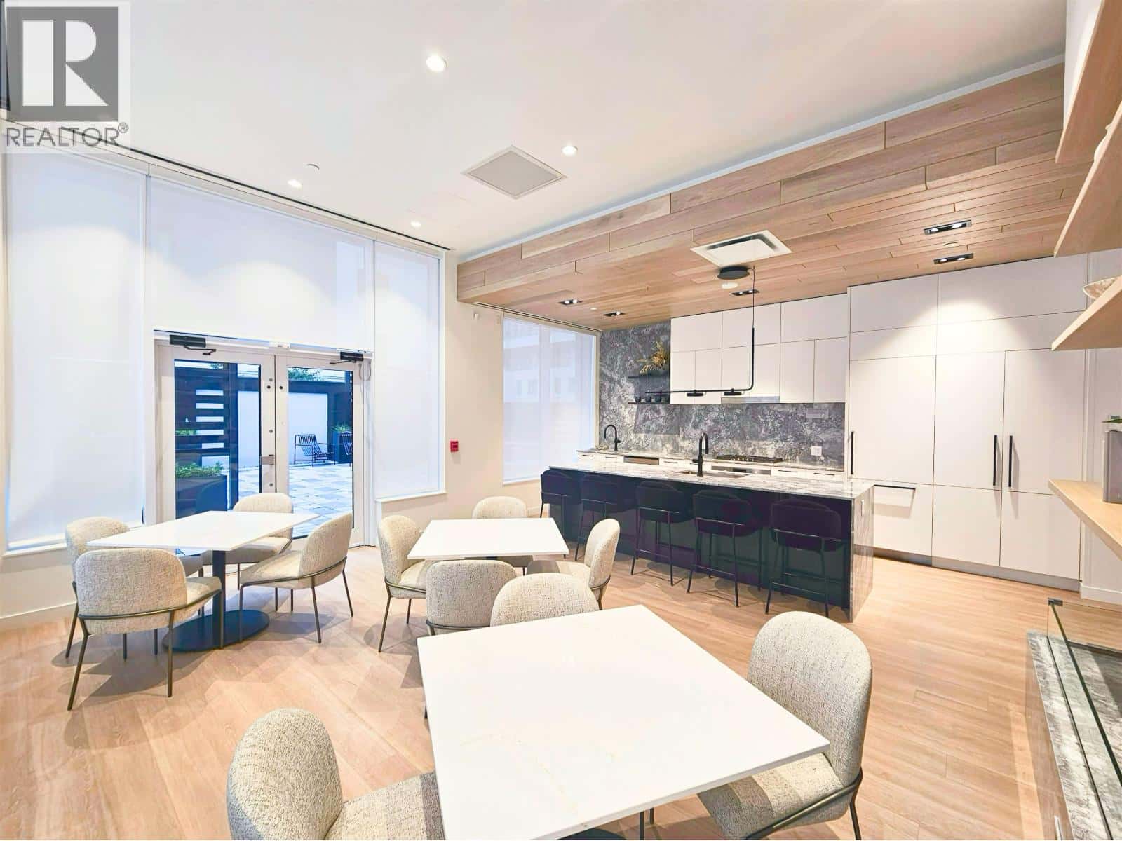 3609 6468 WILLINGDON AVENUE — Burnaby, British Columbia - Photo 4 of 27