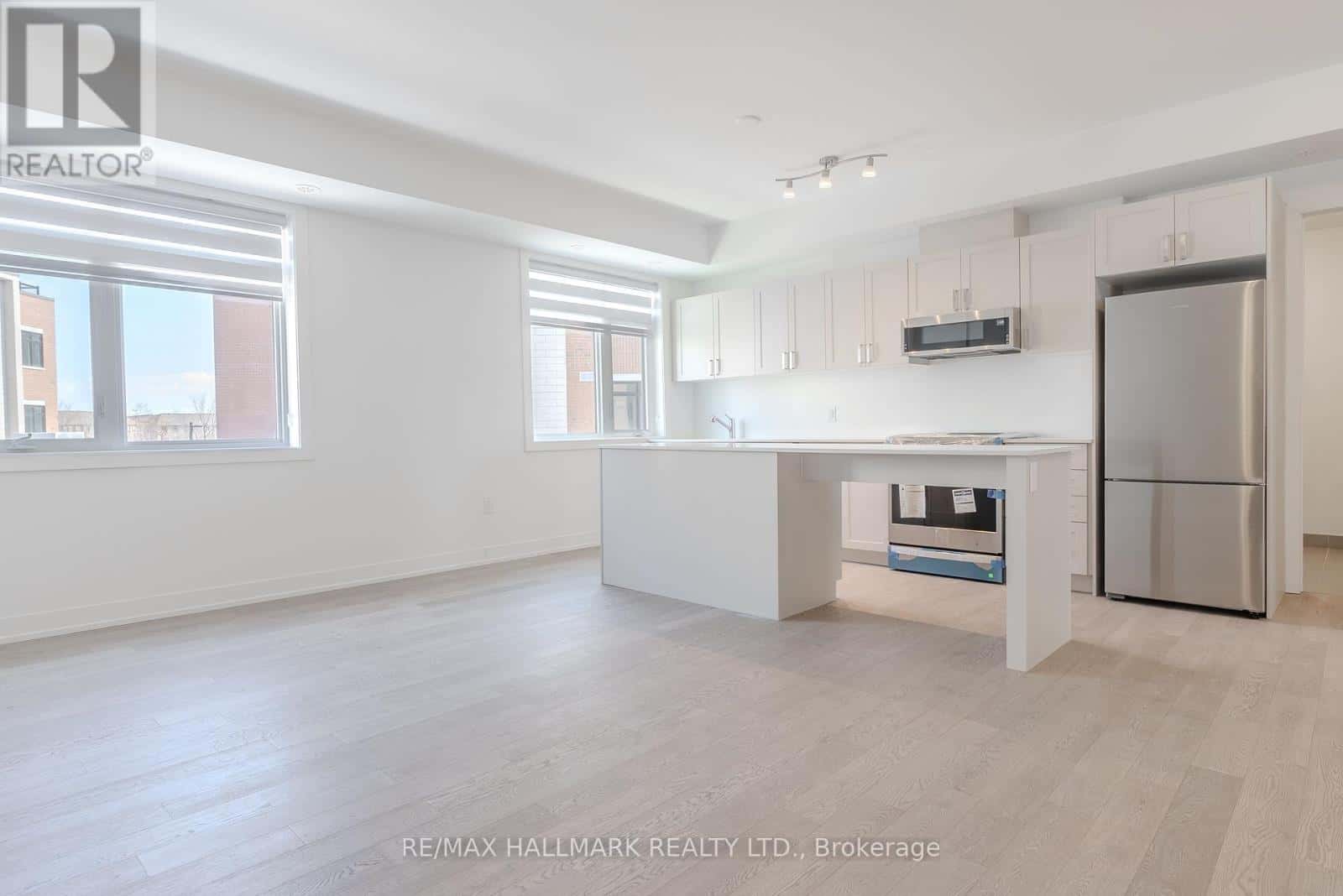 216 - 1085 DOUGLAS MCCURDY COMMON — Mississauga (Lakeview), Ontario - Photo 3 of 50